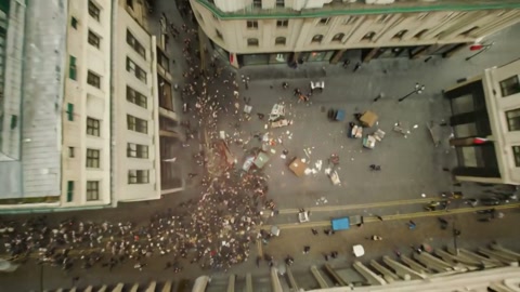 Rapid Crane Down City Plaza Evacuation