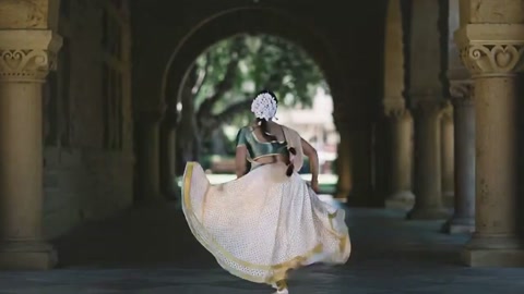 Fashion Runner Tracking Shot