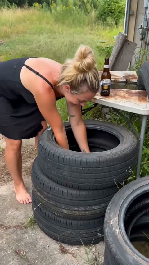 Woman Reunites Pet Centipede Documentary